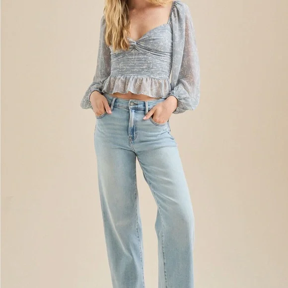 Altar'd State Charla Cropped Blouse NWOT Size M❤️ - Picture 2 of 7